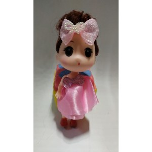 Куколка в атласном платье с бантом и атласным бантиком в волосах